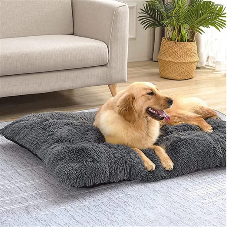 China manufacturer wholesale custom waterproof non-slip furry dog bed blanket